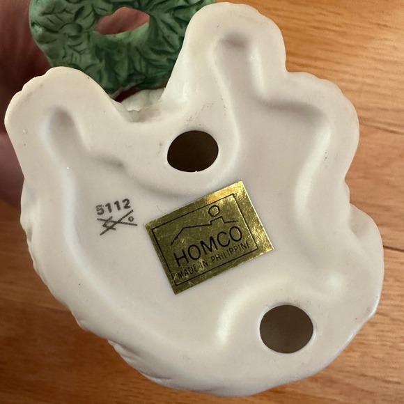 Vintage Homco 5112 White Cat Christmas Figurine Holding Wreath - Picture 6 of 6